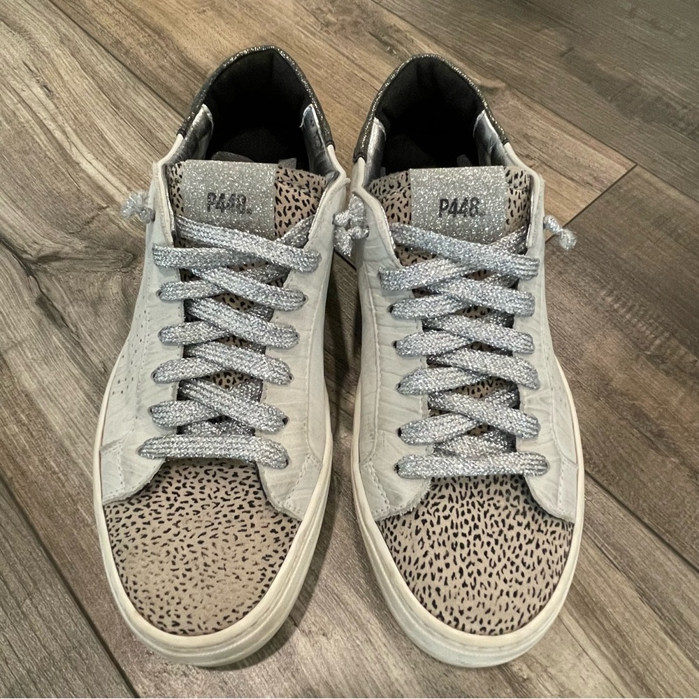 P448 John Sneakers Silver Laces Size 7